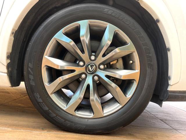 NX NX200t Fスポーツ 禁煙車 メーカー純正ナビ サンルーフ 純正フルエアロ 全周囲カメラ プリクラッシュセーフティ レーダークルーズ 黒革シート ブラインドスポットモニター 三眼LEDヘッド 純正18インチアルミ(33枚目)