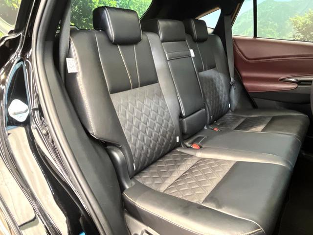 後部座席も気になるようなキズ・汚れやへたり等、大きなダメージはなく、良好な状態です。