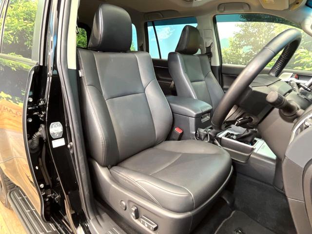 【黒革シート】上質な本革を使用し、高級感あふれる黒革シート。常に体に触れる部分だから、座り心地の良さにはこだわりたいですね♪汚れの付着や劣化を抑制する内装コーティング施工もおススメですよ♪