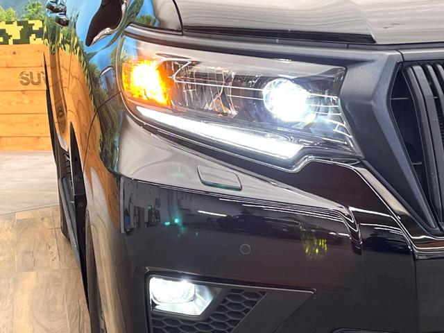 【ＬＥＤヘッドライト】悪天候や夜間走行時も良好な視界を確保し安心して運転できる高輝度ＬＥＤヘッドライトを装備！点灯速度が早く、消費電力も抑えられています。