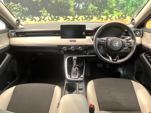 ヴェゼル ｅ：ＨＥＶ　Ｚ　禁煙車　９インチホンダコネクトディスプレイ　全周囲カメラ　アダプティブクルーズ　ホンダセンシング　純正１８インチアルミ　シーケンシャルターンランプ　パドルシフト　ハーフレザーシート　ＥＴＣ（2枚目）