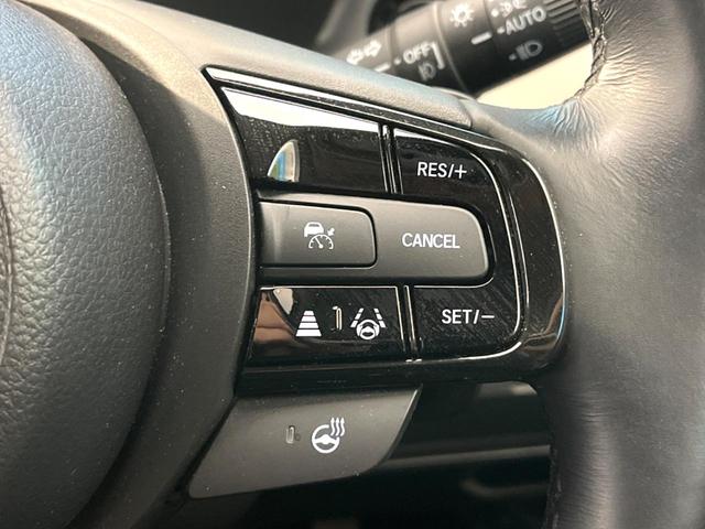 ヴェゼル ｅ：ＨＥＶ　Ｚ　禁煙車　９インチホンダコネクトディスプレイ　全周囲カメラ　アダプティブクルーズ　ホンダセンシング　純正１８インチアルミ　シーケンシャルターンランプ　パドルシフト　ハーフレザーシート　ＥＴＣ（6枚目）