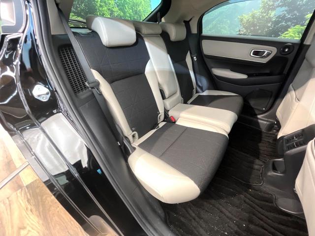 ヴェゼル ｅ：ＨＥＶ　Ｚ　禁煙車　９インチホンダコネクトディスプレイ　全周囲カメラ　アダプティブクルーズ　ホンダセンシング　純正１８インチアルミ　シーケンシャルターンランプ　パドルシフト　ハーフレザーシート　ＥＴＣ（9枚目）