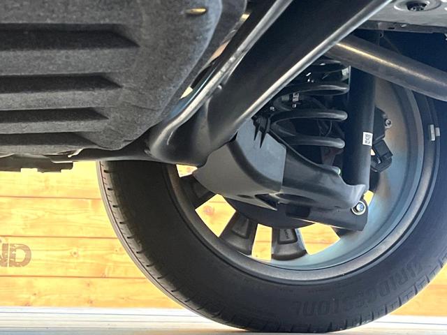 ヴェゼル ｅ：ＨＥＶ　Ｚ　禁煙車　９インチホンダコネクトディスプレイ　全周囲カメラ　アダプティブクルーズ　ホンダセンシング　純正１８インチアルミ　シーケンシャルターンランプ　パドルシフト　ハーフレザーシート　ＥＴＣ（21枚目）