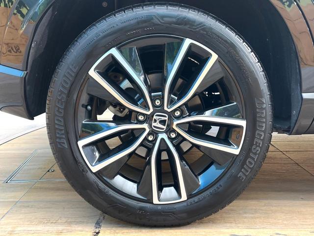 ヴェゼル ｅ：ＨＥＶ　Ｚ　禁煙車　９インチホンダコネクトディスプレイ　全周囲カメラ　アダプティブクルーズ　ホンダセンシング　純正１８インチアルミ　シーケンシャルターンランプ　パドルシフト　ハーフレザーシート　ＥＴＣ（33枚目）