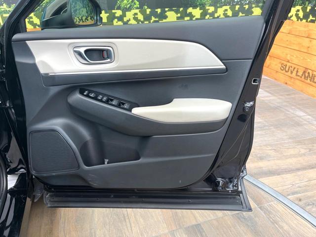 ヴェゼル ｅ：ＨＥＶ　Ｚ　禁煙車　９インチホンダコネクトディスプレイ　全周囲カメラ　アダプティブクルーズ　ホンダセンシング　純正１８インチアルミ　シーケンシャルターンランプ　パドルシフト　ハーフレザーシート　ＥＴＣ（58枚目）