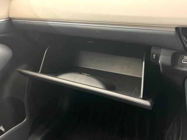 ヴェゼル ｅ：ＨＥＶ　Ｚ　禁煙車　９インチホンダコネクトディスプレイ　全周囲カメラ　アダプティブクルーズ　ホンダセンシング　純正１８インチアルミ　シーケンシャルターンランプ　パドルシフト　ハーフレザーシート　ＥＴＣ（60枚目）