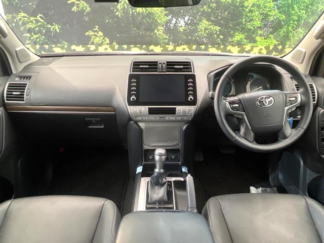 ランドクルーザープラド ＴＸ　Ｌパッケージ　マットブラックエディション　禁煙車　４ＷＤ　９インチメーカー純正ナビ　全周囲カメラ　７人乗り　セーフティセンス　レーダークルーズ　革シート　ＬＥＤヘッド＆フォグ　純正１８インチアルミ　シートベンチレーション　オートハイビーム（2枚目）