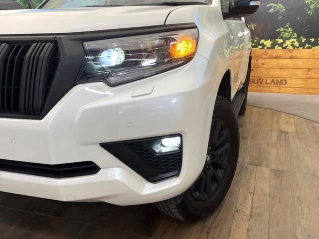 ランドクルーザープラド ＴＸ　Ｌパッケージ　マットブラックエディション　禁煙車　４ＷＤ　９インチメーカー純正ナビ　全周囲カメラ　７人乗り　セーフティセンス　レーダークルーズ　革シート　ＬＥＤヘッド＆フォグ　純正１８インチアルミ　シートベンチレーション　オートハイビーム（13枚目）