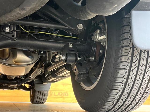 ランドクルーザープラド ＴＸ　Ｌパッケージ　マットブラックエディション　禁煙車　４ＷＤ　９インチメーカー純正ナビ　全周囲カメラ　７人乗り　セーフティセンス　レーダークルーズ　革シート　ＬＥＤヘッド＆フォグ　純正１８インチアルミ　シートベンチレーション　オートハイビーム（21枚目）