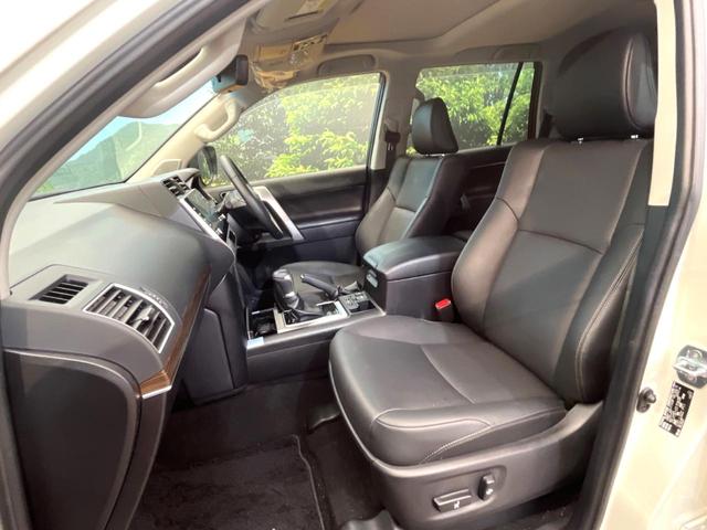 ランドクルーザープラド ＴＸ　Ｌパッケージ　マットブラックエディション　禁煙車　４ＷＤ　９インチメーカー純正ナビ　全周囲カメラ　７人乗り　セーフティセンス　レーダークルーズ　革シート　ＬＥＤヘッド＆フォグ　純正１８インチアルミ　シートベンチレーション　オートハイビーム（52枚目）