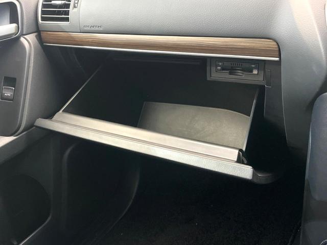 ランドクルーザープラド ＴＸ　Ｌパッケージ　マットブラックエディション　禁煙車　４ＷＤ　９インチメーカー純正ナビ　全周囲カメラ　７人乗り　セーフティセンス　レーダークルーズ　革シート　ＬＥＤヘッド＆フォグ　純正１８インチアルミ　シートベンチレーション　オートハイビーム（60枚目）