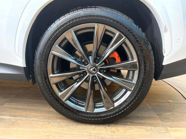 ＮＸ ＮＸ３５０ｈ　Ｆスポーツ　禁煙車　１４インチメーカーナビ　マークレビンソンサウンド　全周囲カメラ　大型サンルーフ　純正２０インチアルミ　パワーバックドア　シーケンシャルターンランプ　ＥＴＣ　１００Ｖ電源　革シート（29枚目）