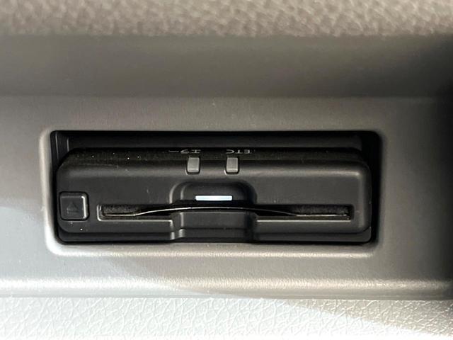 NV350キャラバンバン ロングプレミアムGXターボ 純正ナビ 全周囲カメラ ディーゼル(軽油) インテリジェントエマージェンシーブレーキ スマートキー LEDヘッド ETC オートライト オートエアコン 横滑り防止支援システム 純正15インチアルミ(6枚目)