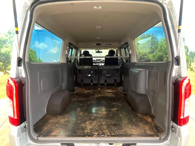 NV350キャラバンバン ロングプレミアムGXターボ 純正ナビ 全周囲カメラ ディーゼル(軽油) インテリジェントエマージェンシーブレーキ スマートキー LEDヘッド ETC オートライト オートエアコン 横滑り防止支援システム 純正15インチアルミ(10枚目)
