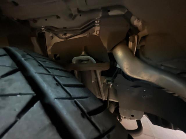 NV350キャラバンバン ロングプレミアムGXターボ 純正ナビ 全周囲カメラ ディーゼル(軽油) インテリジェントエマージェンシーブレーキ スマートキー LEDヘッド ETC オートライト オートエアコン 横滑り防止支援システム 純正15インチアルミ(20枚目)