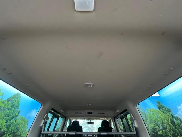 NV350キャラバンバン ロングプレミアムGXターボ 純正ナビ 全周囲カメラ ディーゼル(軽油) インテリジェントエマージェンシーブレーキ スマートキー LEDヘッド ETC オートライト オートエアコン 横滑り防止支援システム 純正15インチアルミ(45枚目)