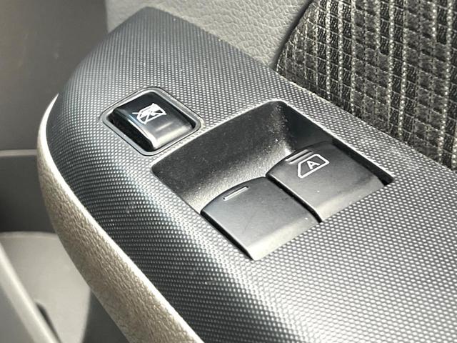 NV350キャラバンバン ロングプレミアムGXターボ 純正ナビ 全周囲カメラ ディーゼル(軽油) インテリジェントエマージェンシーブレーキ スマートキー LEDヘッド ETC オートライト オートエアコン 横滑り防止支援システム 純正15インチアルミ(49枚目)