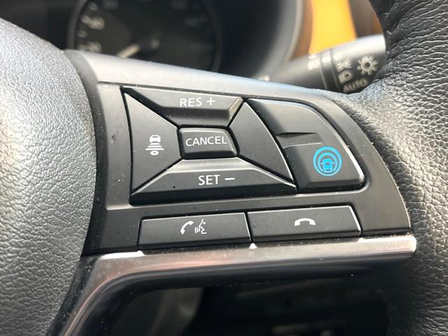 キックス Ｘ　ツートーンインテリアエディション　全周囲カメラ　衝突被害軽減システム　レーダークルーズ　禁煙車　ドラレコ　コーナーセンサー　スマートキー　ＬＥＤヘッド　ビルトインＥＴＣ　純正１７インチアルミ　オートライト　デュアルエアコン（6枚目）