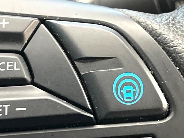 キックス Ｘ　ツートーンインテリアエディション　全周囲カメラ　衝突被害軽減システム　レーダークルーズ　禁煙車　ドラレコ　コーナーセンサー　スマートキー　ＬＥＤヘッド　ビルトインＥＴＣ　純正１７インチアルミ　オートライト　デュアルエアコン（50枚目）