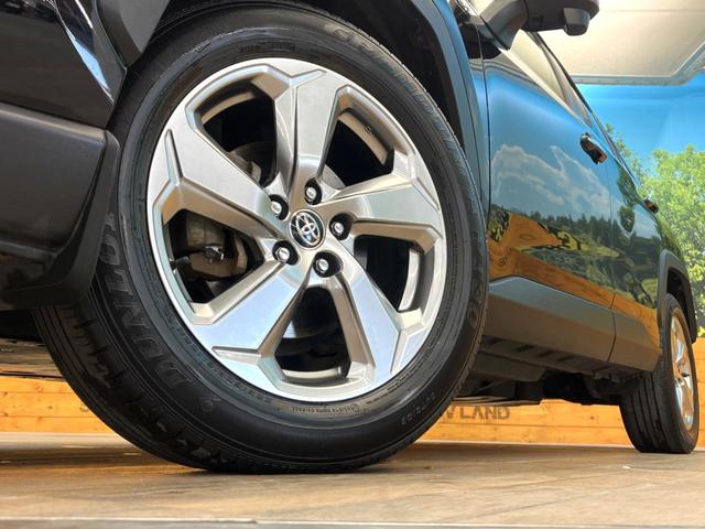 ＲＡＶ４ ハイブリッドＧ　４ＷＤ　バックカメラ　衝突被害軽減システム　レーダークルーズ　電動リアゲート　レザーシート　パワーシート　ドラレコ　コーナーセンサー　スマートキー　ＬＥＤヘッド　ルーフレール　ＥＴＣ（13枚目）