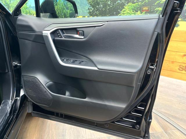ＲＡＶ４ ハイブリッドＧ　４ＷＤ　バックカメラ　衝突被害軽減システム　レーダークルーズ　電動リアゲート　レザーシート　パワーシート　ドラレコ　コーナーセンサー　スマートキー　ＬＥＤヘッド　ルーフレール　ＥＴＣ（52枚目）