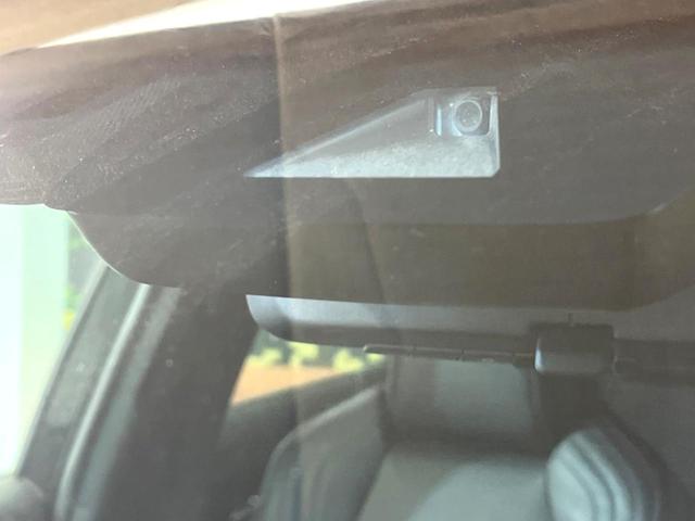 ハリアー G レザーパッケージ バックカメラ 衝突被害軽減システム レーダークルーズ レザーシート 前席シートエアコン コーナーセンサー スマートキー LEDヘッド ETC2.0 純正18インチアルミ オートハイビーム(5枚目)