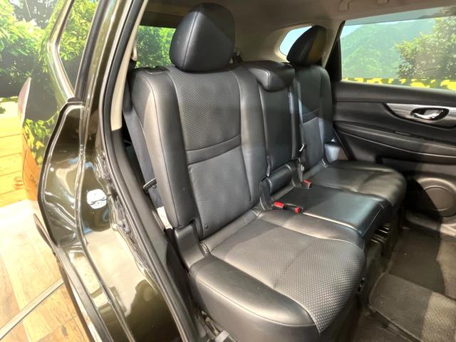 エクストレイル ２０Ｘｔ　エマージェンシーブレーキパッケージ　メーカー純正ナビ　全周囲カメラ　インテリジェントエマージェンシーブレーキ　パワーバックドア　シートヒーター　ヒーテッドドアミラー　ＬＥＤヘッド　ＥＴＣ　スマートキー　純正１７インチアルミ（9枚目）