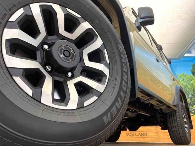 ランドクルーザー７０ ＡＸ　禁煙車　４ＷＤ　ディーゼル（軽油）　プリクラッシュセーフティ　クルーズコントロール　ＬＥＤヘッド　ＥＴＣ　ドラレコ　車線逸脱防止支援装置　オートマチックハイビーム　純正１６インチアルミ（13枚目）