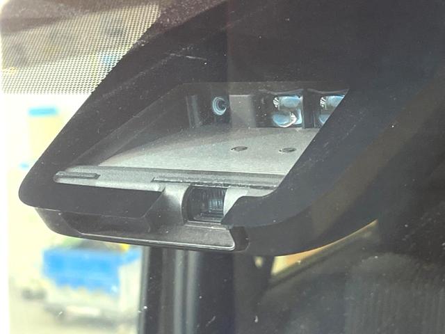 ヴォクシー ＺＳ　煌　両側電動ドア　後席モニター　バックカメラ　衝突被害軽減システム　ドラレコ　スマートキー　ＬＥＤヘッド　ビルトインＥＴＣ　クルコン　純正１６インチアルミ　オートハイビーム　車線逸脱警報　オートライト（7枚目）