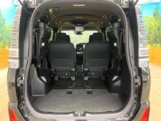 ヴォクシー ＺＳ　煌　両側電動ドア　後席モニター　バックカメラ　衝突被害軽減システム　ドラレコ　スマートキー　ＬＥＤヘッド　ビルトインＥＴＣ　クルコン　純正１６インチアルミ　オートハイビーム　車線逸脱警報　オートライト（11枚目）