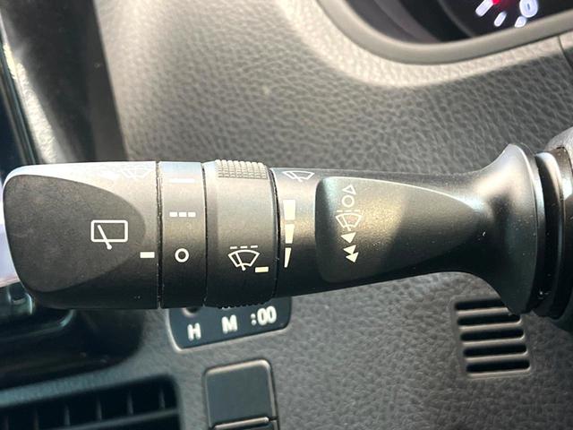 ヴォクシー ＺＳ　煌　両側電動ドア　後席モニター　バックカメラ　衝突被害軽減システム　ドラレコ　スマートキー　ＬＥＤヘッド　ビルトインＥＴＣ　クルコン　純正１６インチアルミ　オートハイビーム　車線逸脱警報　オートライト（55枚目）