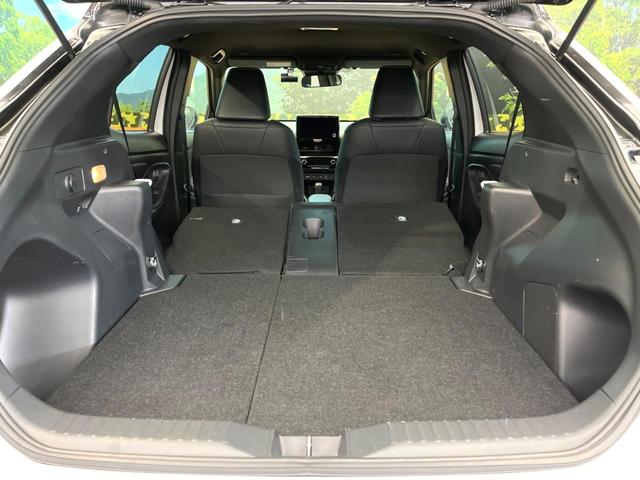 ヤリスクロス Ｚ　禁煙車　メーカー純正８インチナビ　全周囲カメラ　プリクラッシュセーフティ　レーダークルーズ　ブラインドスポットモニター　ＬＥＤヘッド　ＥＴＣ　ドラレコ　スマートキー　純正１８インチアルミ（10枚目）