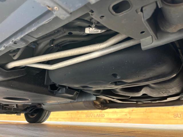 セレナ ｅ－パワー　ハイウェイスターＶ　禁煙車　メーカー純正１２．３インチナビ　全周囲カメラ　フリップダウンモニター　インテリジェントエマージェンシーブレーキ　純正エアロ　ブラインドスポットモニター　ＬＥＤヘッド　純正１６インチアルミ（21枚目）