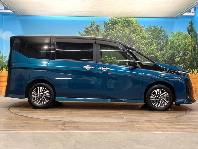 セレナ ｅ－パワー　ハイウェイスターＶ　禁煙車　メーカー純正１２．３インチナビ　全周囲カメラ　フリップダウンモニター　インテリジェントエマージェンシーブレーキ　純正エアロ　ブラインドスポットモニター　ＬＥＤヘッド　純正１６インチアルミ（26枚目）