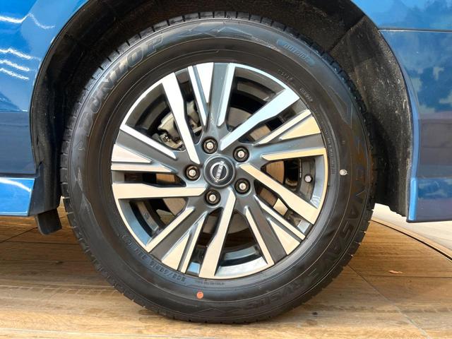 セレナ ｅ－パワー　ハイウェイスターＶ　禁煙車　メーカー純正１２．３インチナビ　全周囲カメラ　フリップダウンモニター　インテリジェントエマージェンシーブレーキ　純正エアロ　ブラインドスポットモニター　ＬＥＤヘッド　純正１６インチアルミ（30枚目）