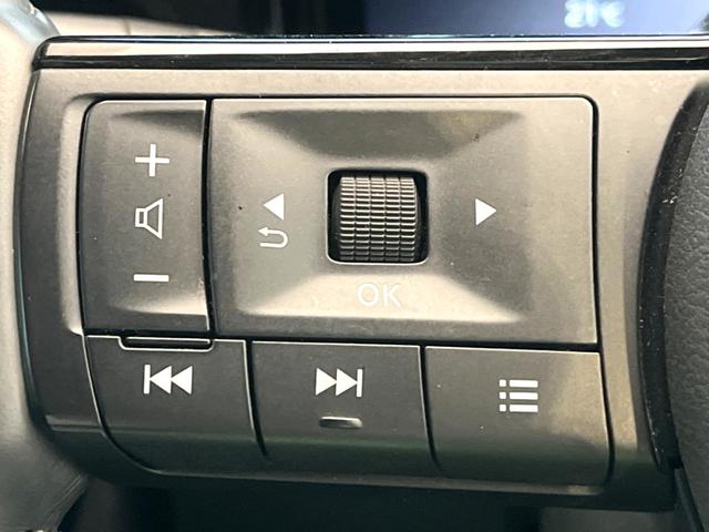 セレナ ｅ－パワー　ハイウェイスターＶ　禁煙車　メーカー純正１２．３インチナビ　全周囲カメラ　フリップダウンモニター　インテリジェントエマージェンシーブレーキ　純正エアロ　ブラインドスポットモニター　ＬＥＤヘッド　純正１６インチアルミ（42枚目）