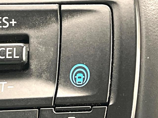 セレナ ｅ－パワー　ハイウェイスターＶ　禁煙車　メーカー純正１２．３インチナビ　全周囲カメラ　フリップダウンモニター　インテリジェントエマージェンシーブレーキ　純正エアロ　ブラインドスポットモニター　ＬＥＤヘッド　純正１６インチアルミ（44枚目）