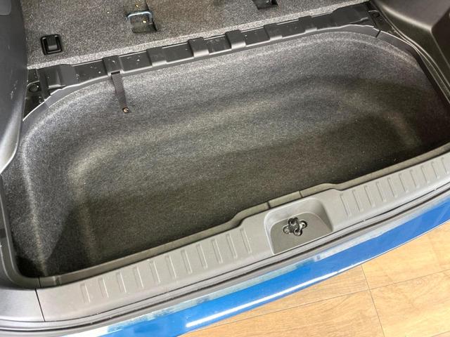 セレナ ｅ－パワー　ハイウェイスターＶ　禁煙車　メーカー純正１２．３インチナビ　全周囲カメラ　フリップダウンモニター　インテリジェントエマージェンシーブレーキ　純正エアロ　ブラインドスポットモニター　ＬＥＤヘッド　純正１６インチアルミ（70枚目）