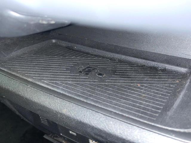 セレナ ｅ－パワー　ハイウェイスターＶ　禁煙車　メーカー純正１２．３インチナビ　全周囲カメラ　フリップダウンモニター　インテリジェントエマージェンシーブレーキ　純正エアロ　ブラインドスポットモニター　ＬＥＤヘッド　純正１６インチアルミ（76枚目）