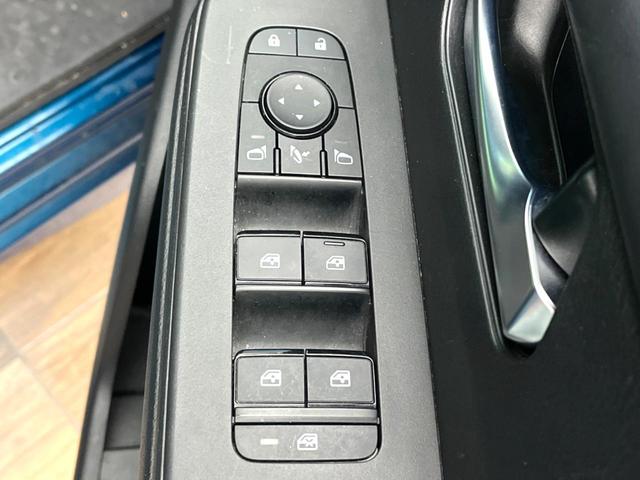 セレナ ｅ－パワー　ハイウェイスターＶ　禁煙車　メーカー純正１２．３インチナビ　全周囲カメラ　フリップダウンモニター　インテリジェントエマージェンシーブレーキ　純正エアロ　ブラインドスポットモニター　ＬＥＤヘッド　純正１６インチアルミ（78枚目）