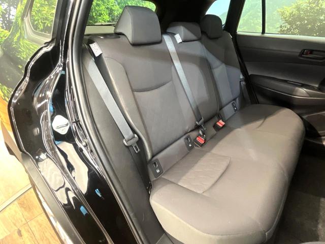 カローラクロス ハイブリッド　Ｇ　禁煙車　メーカー純正８インチナビ　バックカメラ　プリクラッシュセーフティ　レーダークルーズ　オートマチックハイビーム　横滑り防止装置　ＬＥＤヘッド　ＥＴＣ　スマートキー　純正１７インチアルミ（9枚目）