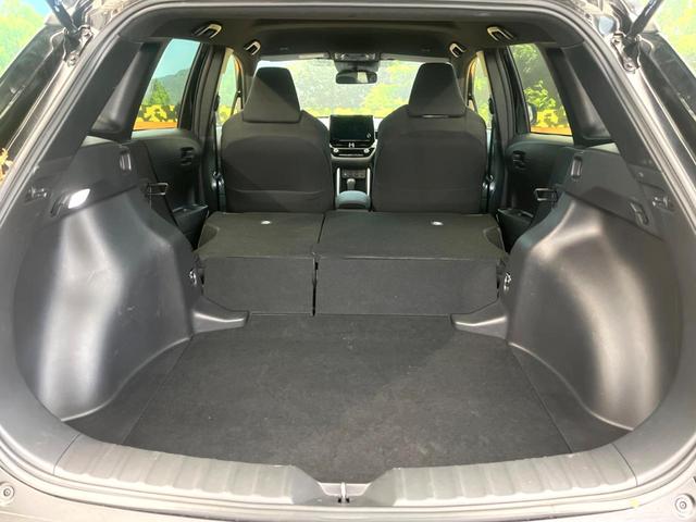 カローラクロス ハイブリッド　Ｇ　禁煙車　メーカー純正８インチナビ　バックカメラ　プリクラッシュセーフティ　レーダークルーズ　オートマチックハイビーム　横滑り防止装置　ＬＥＤヘッド　ＥＴＣ　スマートキー　純正１７インチアルミ（10枚目）