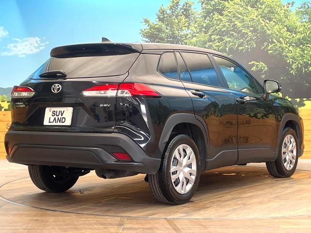 カローラクロス ハイブリッド　Ｇ　禁煙車　メーカー純正８インチナビ　バックカメラ　プリクラッシュセーフティ　レーダークルーズ　オートマチックハイビーム　横滑り防止装置　ＬＥＤヘッド　ＥＴＣ　スマートキー　純正１７インチアルミ（17枚目）