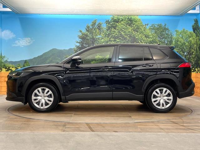 カローラクロス ハイブリッド　Ｇ　禁煙車　メーカー純正８インチナビ　バックカメラ　プリクラッシュセーフティ　レーダークルーズ　オートマチックハイビーム　横滑り防止装置　ＬＥＤヘッド　ＥＴＣ　スマートキー　純正１７インチアルミ（24枚目）