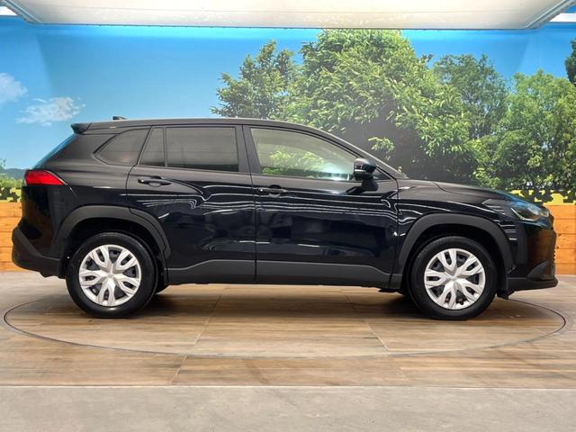 カローラクロス ハイブリッド　Ｇ　禁煙車　メーカー純正８インチナビ　バックカメラ　プリクラッシュセーフティ　レーダークルーズ　オートマチックハイビーム　横滑り防止装置　ＬＥＤヘッド　ＥＴＣ　スマートキー　純正１７インチアルミ（25枚目）