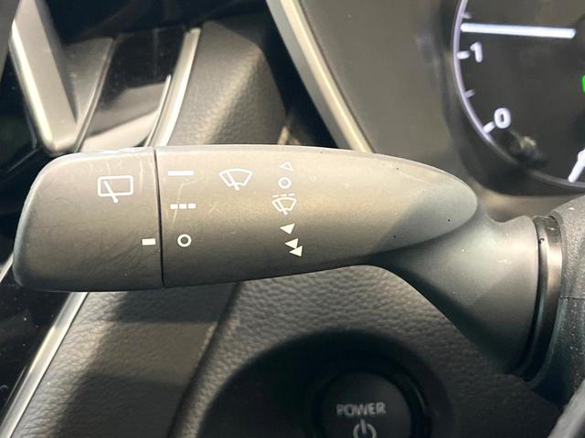 カローラクロス ハイブリッド　Ｇ　禁煙車　メーカー純正８インチナビ　バックカメラ　プリクラッシュセーフティ　レーダークルーズ　オートマチックハイビーム　横滑り防止装置　ＬＥＤヘッド　ＥＴＣ　スマートキー　純正１７インチアルミ（38枚目）