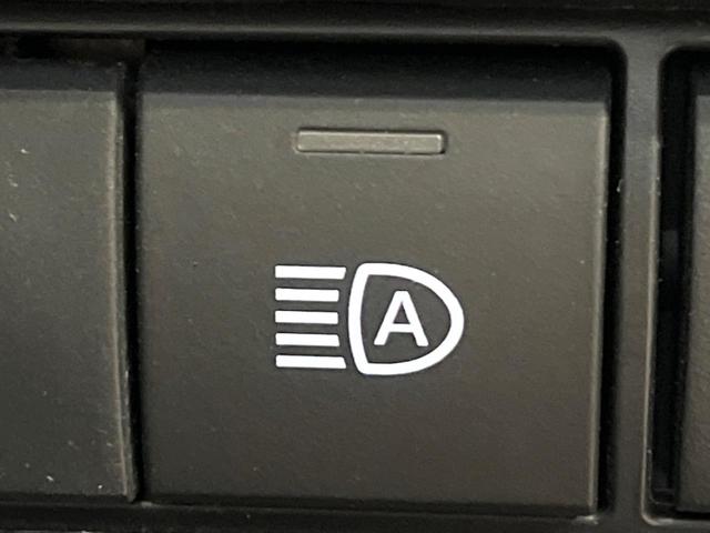 カローラクロス ハイブリッド　Ｇ　禁煙車　メーカー純正８インチナビ　バックカメラ　プリクラッシュセーフティ　レーダークルーズ　オートマチックハイビーム　横滑り防止装置　ＬＥＤヘッド　ＥＴＣ　スマートキー　純正１７インチアルミ（45枚目）