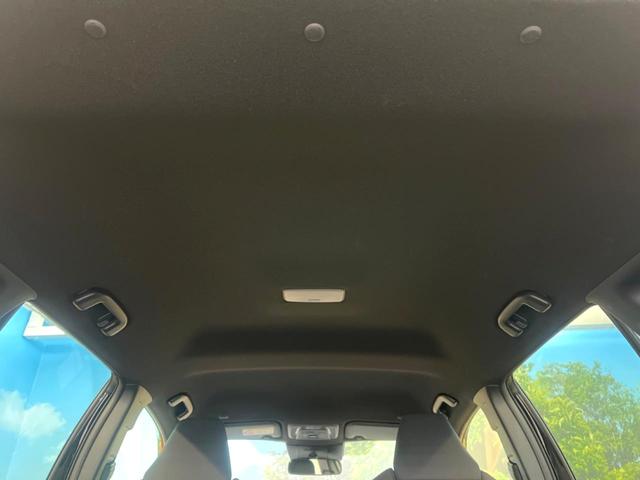 カローラクロス ハイブリッド　Ｇ　禁煙車　メーカー純正８インチナビ　バックカメラ　プリクラッシュセーフティ　レーダークルーズ　オートマチックハイビーム　横滑り防止装置　ＬＥＤヘッド　ＥＴＣ　スマートキー　純正１７インチアルミ（52枚目）