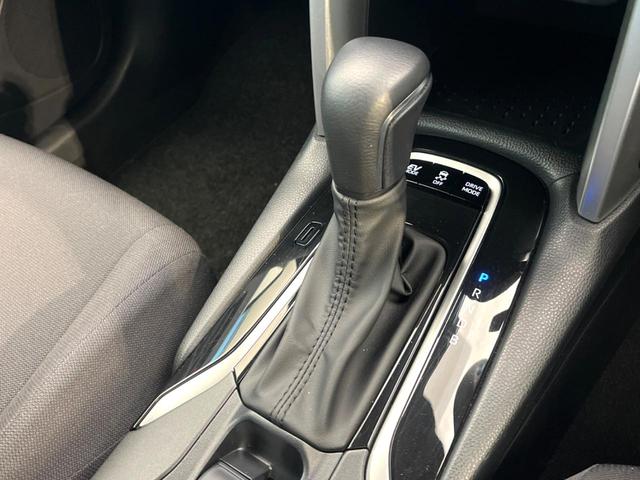 カローラクロス ハイブリッド　Ｇ　禁煙車　メーカー純正８インチナビ　バックカメラ　プリクラッシュセーフティ　レーダークルーズ　オートマチックハイビーム　横滑り防止装置　ＬＥＤヘッド　ＥＴＣ　スマートキー　純正１７インチアルミ（54枚目）